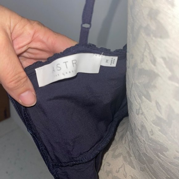 ASTR The Label Midi A-Line Dress Size Medium Navy Blue Lace Sleeveless New - Picture 6 of 10